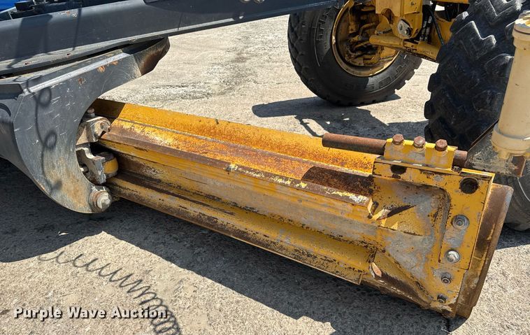 image for item DW1897 2018 John Deere 872G motor grader