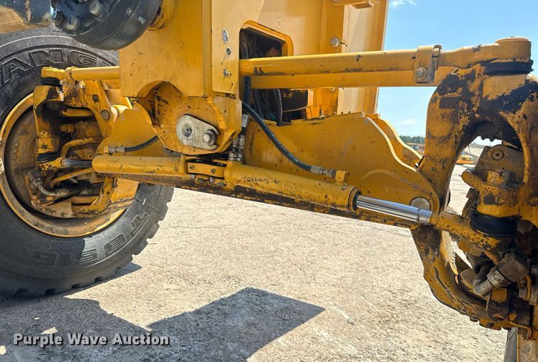 image for item DW1897 2018 John Deere 872G motor grader