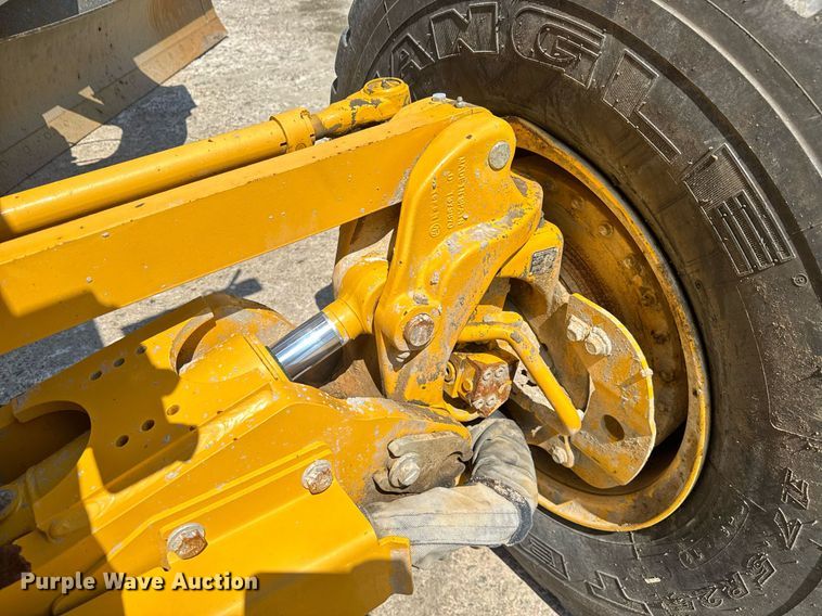 image for item DW1897 2018 John Deere 872G motor grader