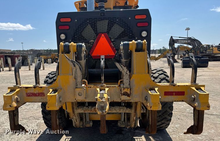 image for item DW1897 2018 John Deere 872G motor grader