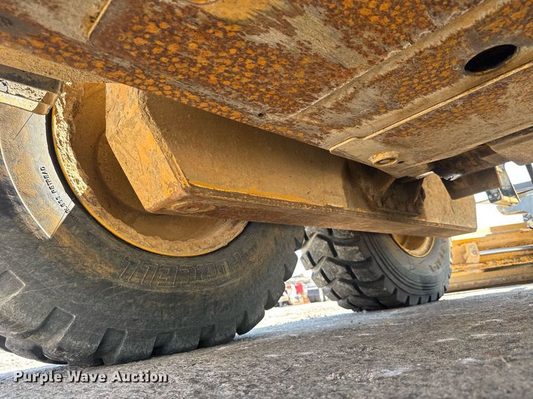 image for item DW1897 2018 John Deere 872G motor grader