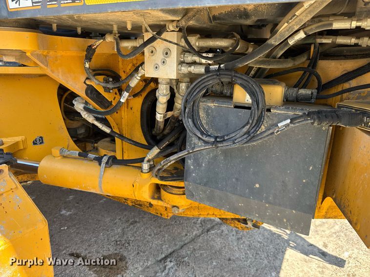 image for item DW1897 2018 John Deere 872G motor grader