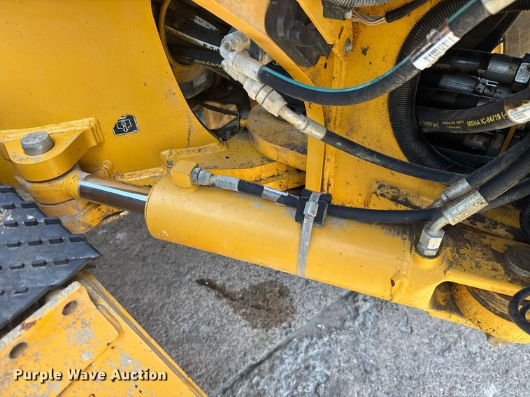 image for item DW1897 2018 John Deere 872G motor grader