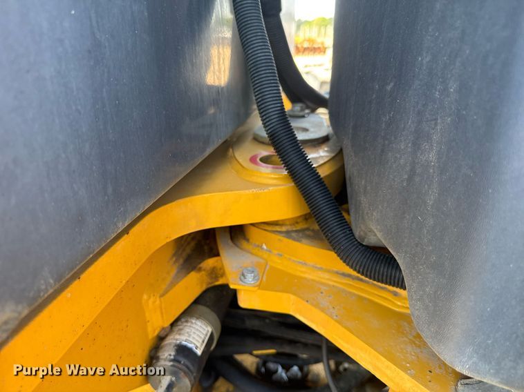 image for item DW1897 2018 John Deere 872G motor grader