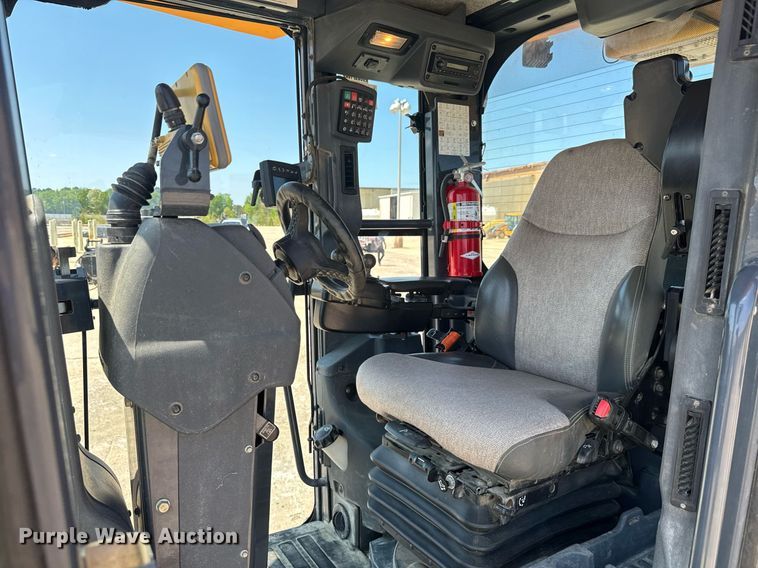 image for item DW1897 2018 John Deere 872G motor grader