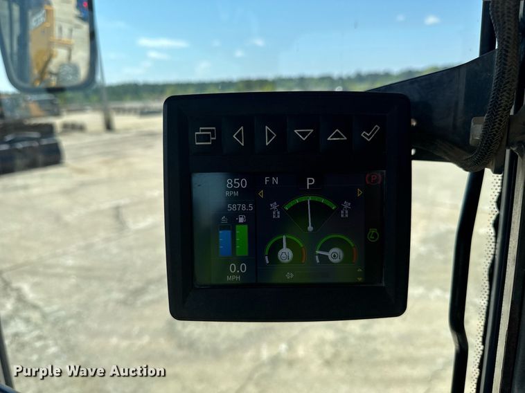 image for item DW1897 2018 John Deere 872G motor grader