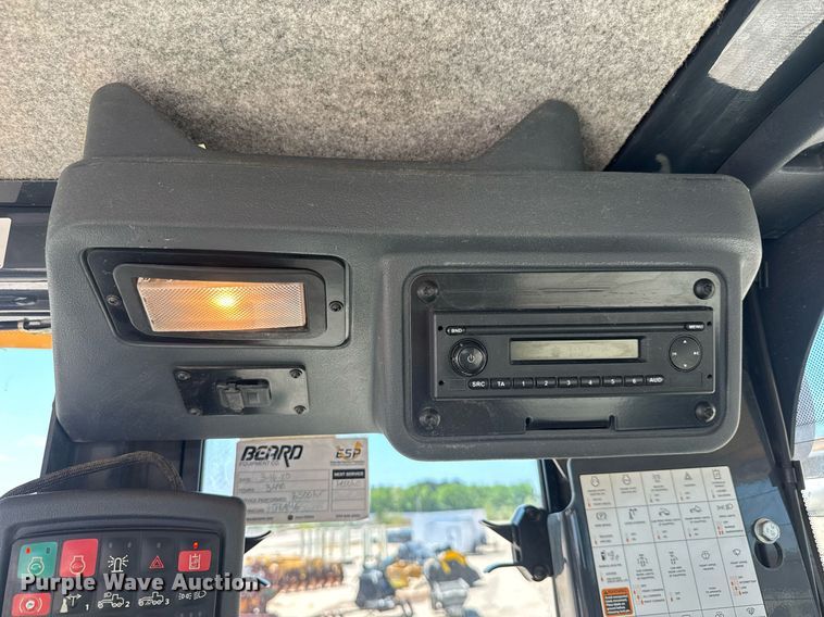 image for item DW1897 2018 John Deere 872G motor grader