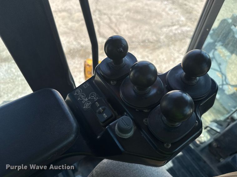 image for item DW1897 2018 John Deere 872G motor grader