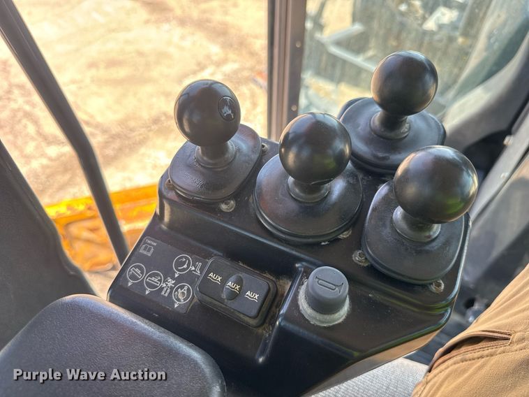 image for item DW1897 2018 John Deere 872G motor grader