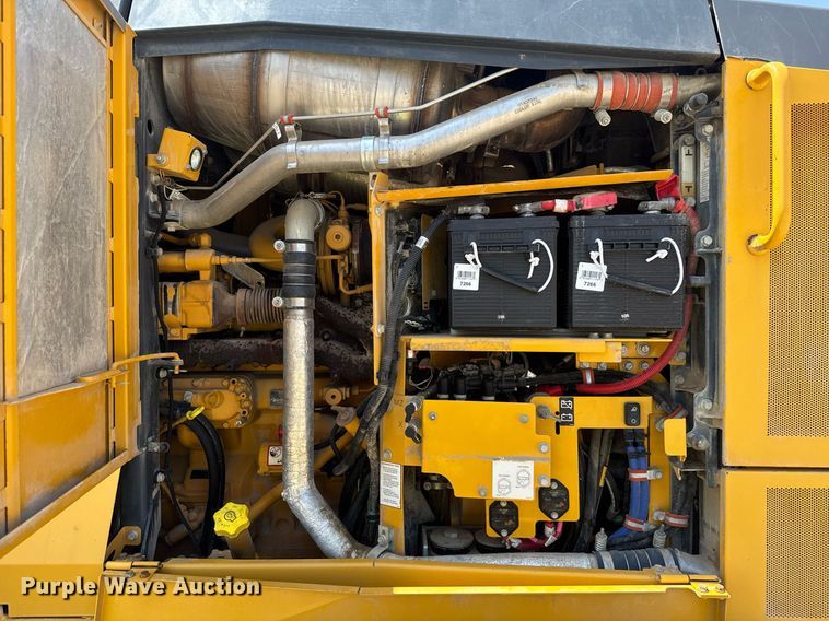 image for item DW1897 2018 John Deere 872G motor grader