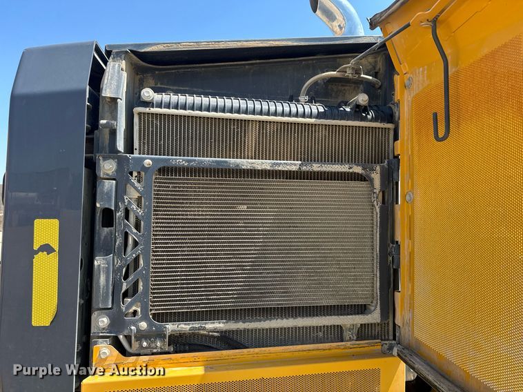 image for item DW1897 2018 John Deere 872G motor grader