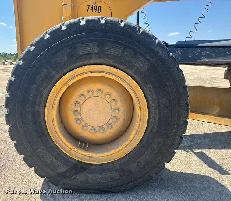 image for item DW1897 2018 John Deere 872G motor grader