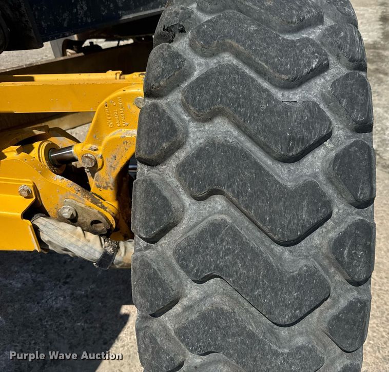 image for item DW1897 2018 John Deere 872G motor grader