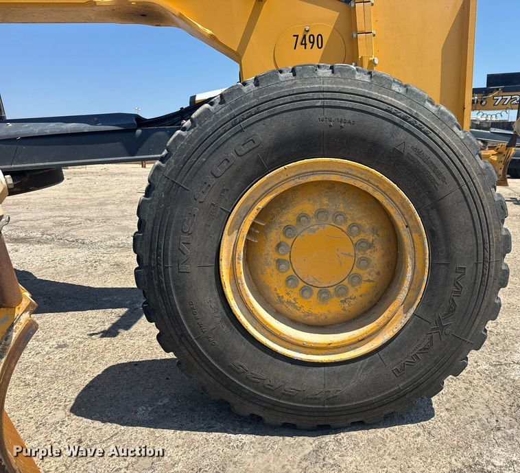 image for item DW1897 2018 John Deere 872G motor grader