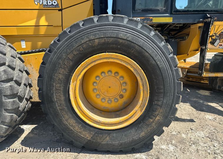 image for item DW1897 2018 John Deere 872G motor grader