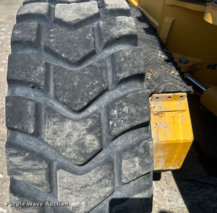 image for item DW1897 2018 John Deere 872G motor grader