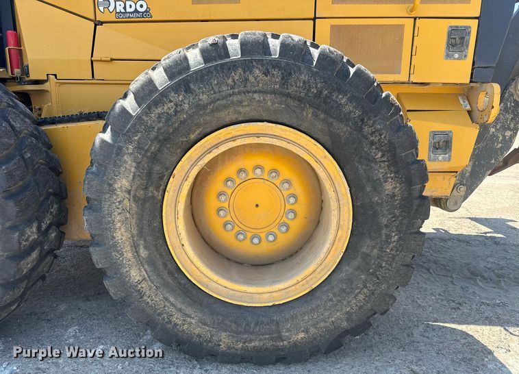 image for item DW1897 2018 John Deere 872G motor grader