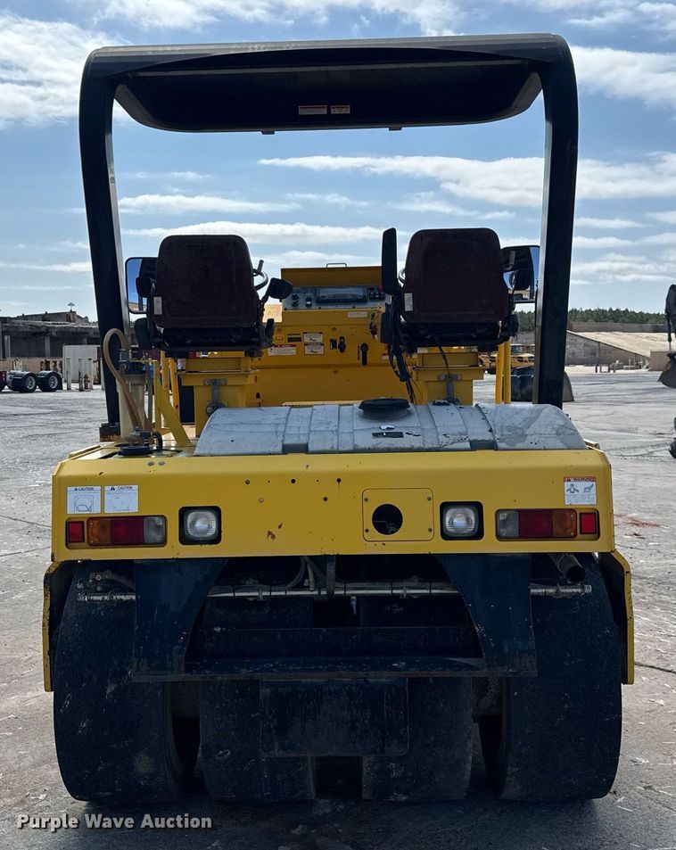 image for item DW1898 2017 Sakai GW750-2 pneumatic roller