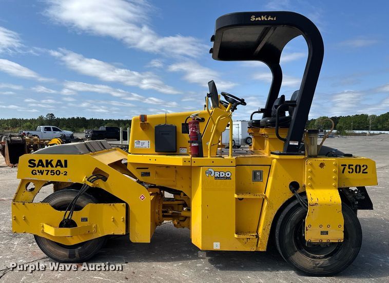 image for item DW1898 2017 Sakai GW750-2 pneumatic roller