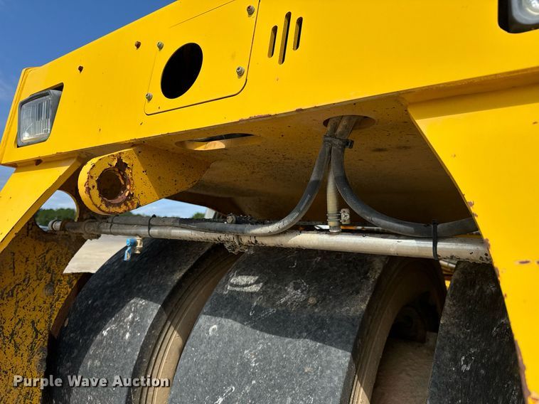 image for item DW1898 2017 Sakai GW750-2 pneumatic roller