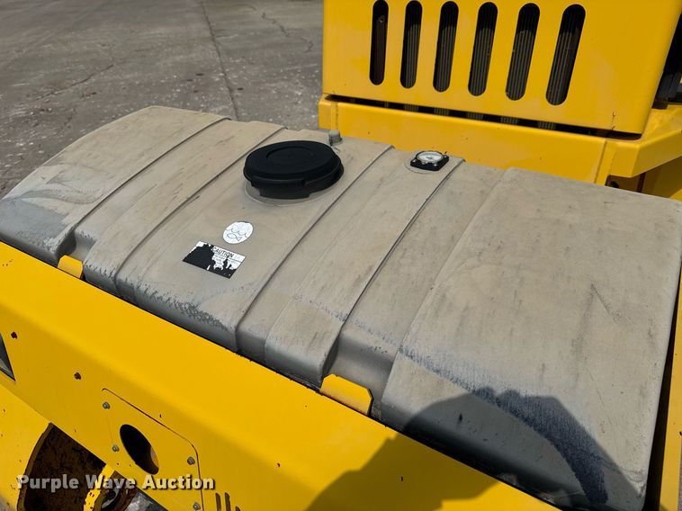 image for item DW1898 2017 Sakai GW750-2 pneumatic roller