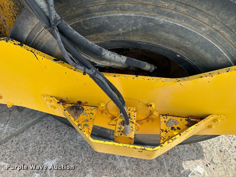 image for item DW1898 2017 Sakai GW750-2 pneumatic roller