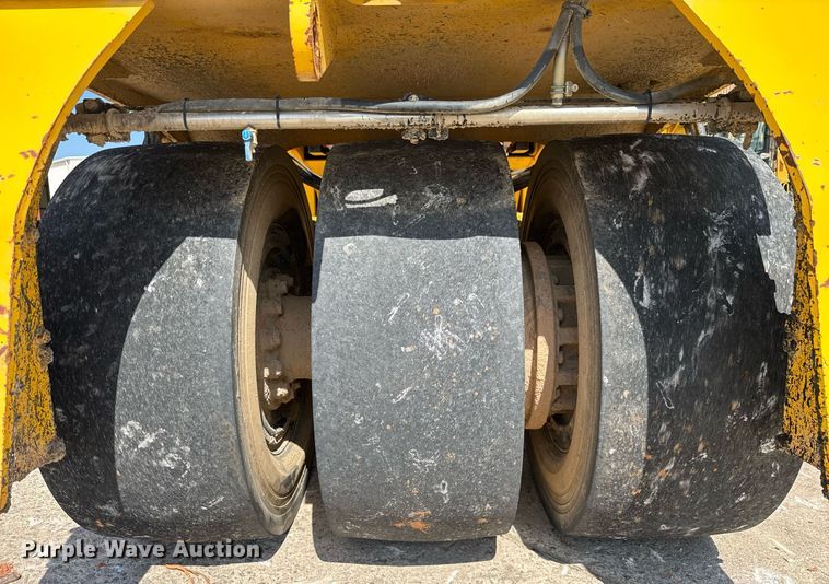 image for item DW1898 2017 Sakai GW750-2 pneumatic roller