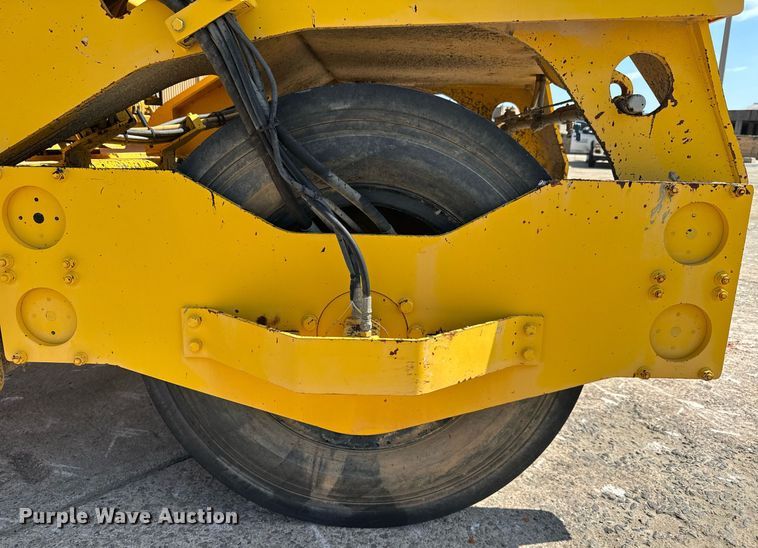 image for item DW1898 2017 Sakai GW750-2 pneumatic roller