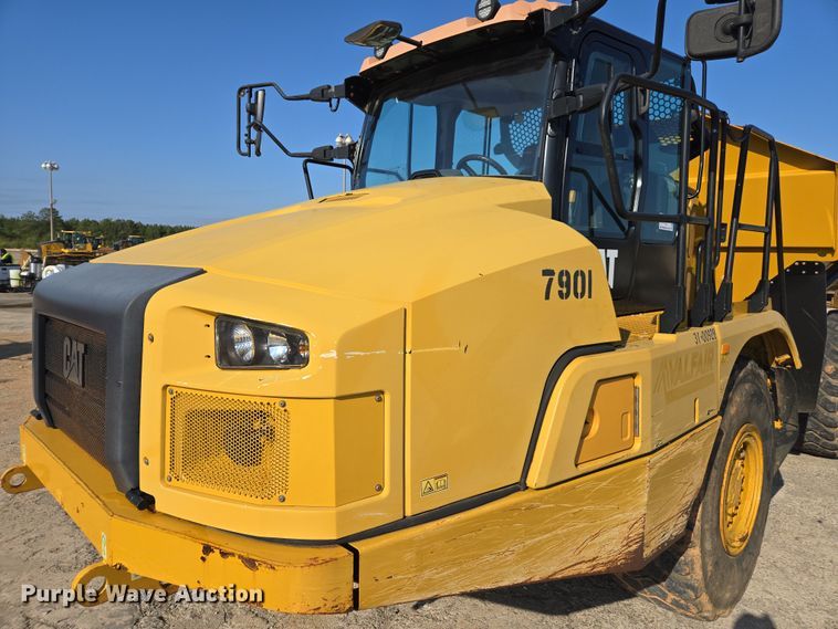 image for item DW1902 2019 Caterpillar 730 articulated haul truck