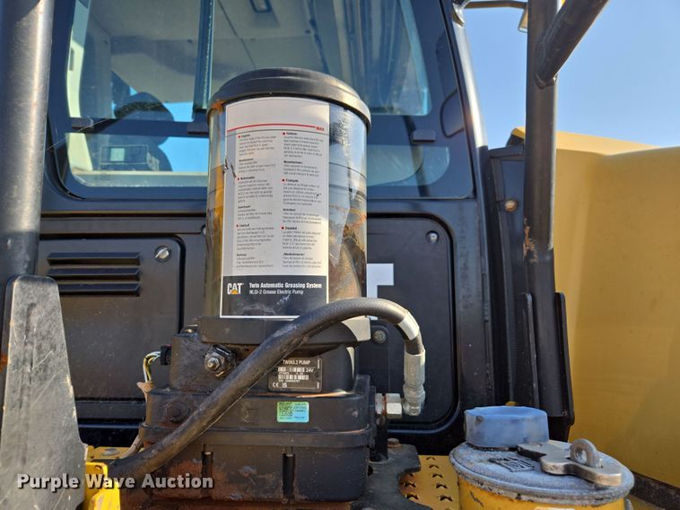 image for item DW1902 2019 Caterpillar 730 articulated haul truck