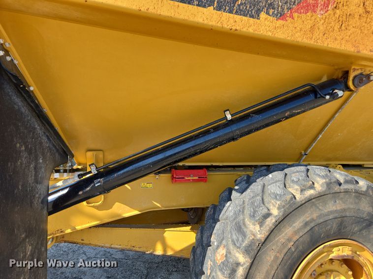 image for item DW1902 2019 Caterpillar 730 articulated haul truck