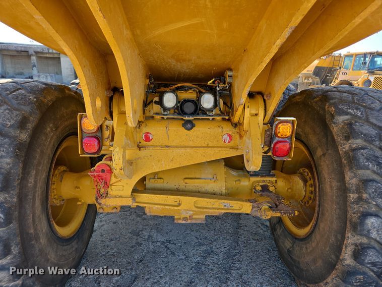 image for item DW1902 2019 Caterpillar 730 articulated haul truck