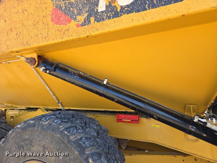 image for item DW1902 2019 Caterpillar 730 articulated haul truck