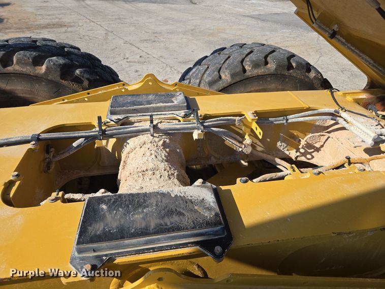 image for item DW1902 2019 Caterpillar 730 articulated haul truck