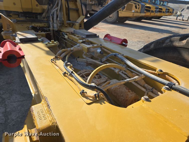 image for item DW1902 2019 Caterpillar 730 articulated haul truck