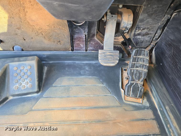 image for item DW1902 2019 Caterpillar 730 articulated haul truck