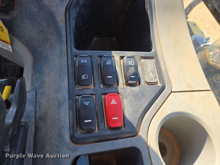 image for item DW1902 2019 Caterpillar 730 articulated haul truck