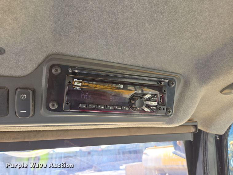 image for item DW1902 2019 Caterpillar 730 articulated haul truck