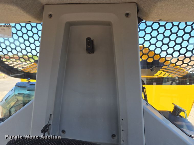 image for item DW1902 2019 Caterpillar 730 articulated haul truck