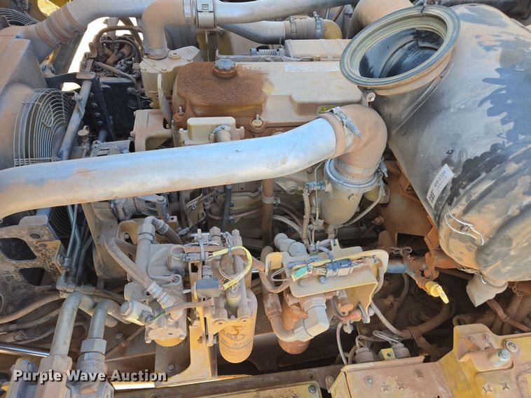 image for item DW1902 2019 Caterpillar 730 articulated haul truck