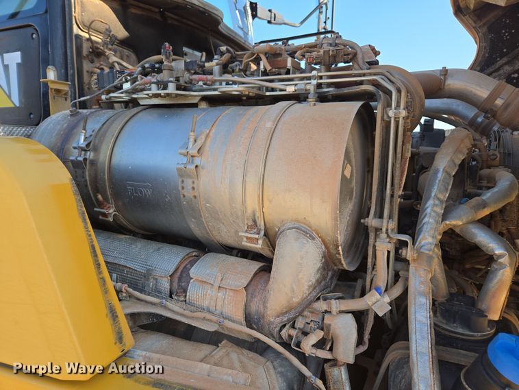 image for item DW1902 2019 Caterpillar 730 articulated haul truck