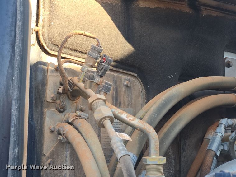 image for item DW1902 2019 Caterpillar 730 articulated haul truck