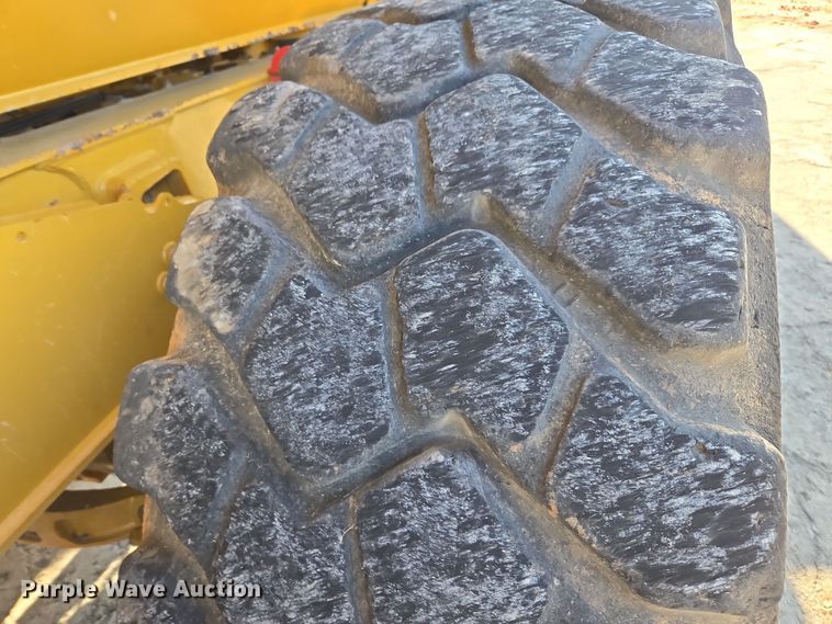 image for item DW1902 2019 Caterpillar 730 articulated haul truck