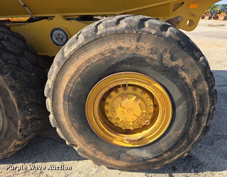 image for item DW1902 2019 Caterpillar 730 articulated haul truck