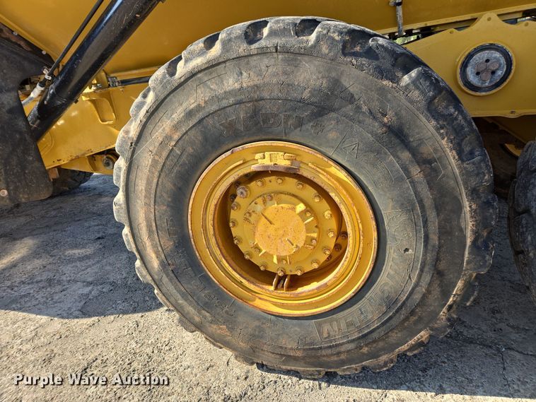 image for item DW1902 2019 Caterpillar 730 articulated haul truck