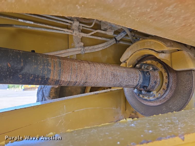 image for item DW1902 2019 Caterpillar 730 articulated haul truck