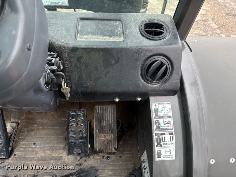 image for item DW8712 2019 AUSA C400HX4 forklift