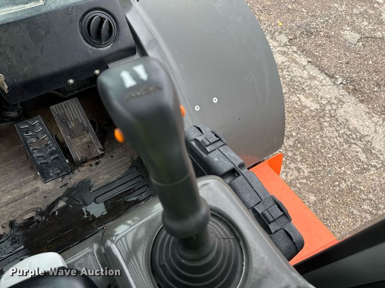 image for item DW8712 2019 AUSA C400HX4 forklift