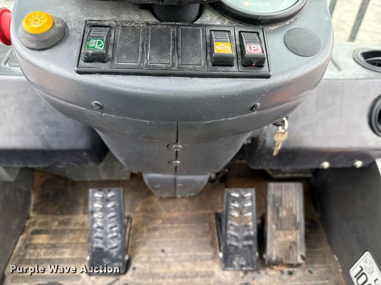 image for item DW8712 2019 AUSA C400HX4 forklift