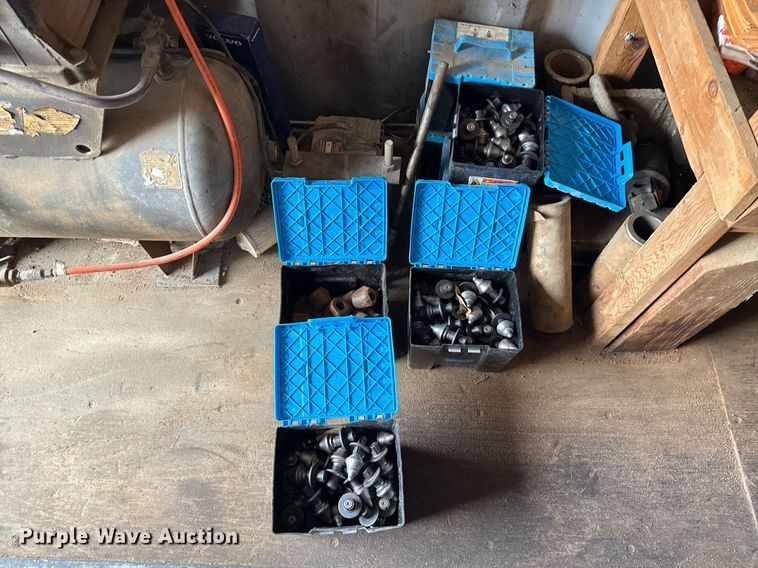 image for item DW8714 1992 Genstar GS022 storage container